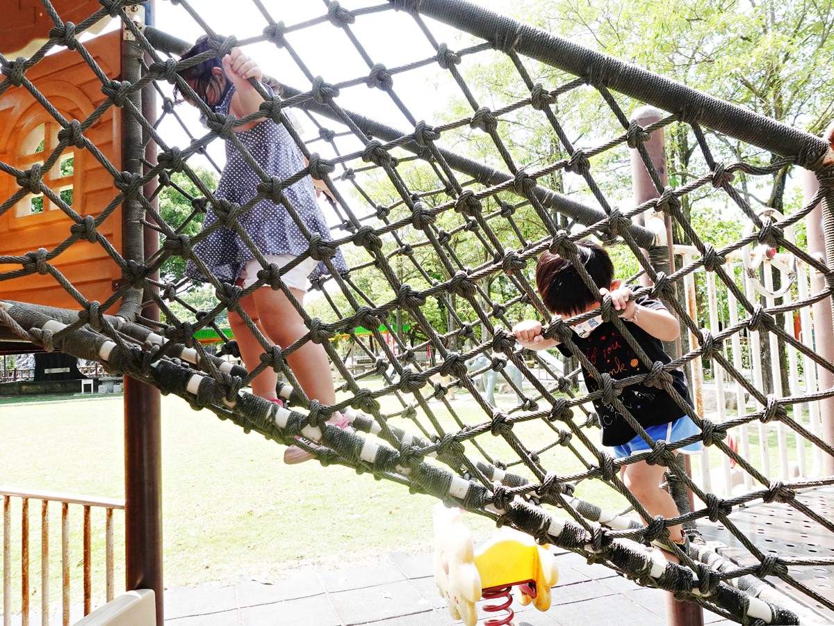 台南景點|佳福寺 40公尺滾輪溜滑梯超好玩 台南親子景點免費 - 第13張圖 台南景點|佳福寺 40公尺滾輪溜滑梯超好玩 台南親子景點免費