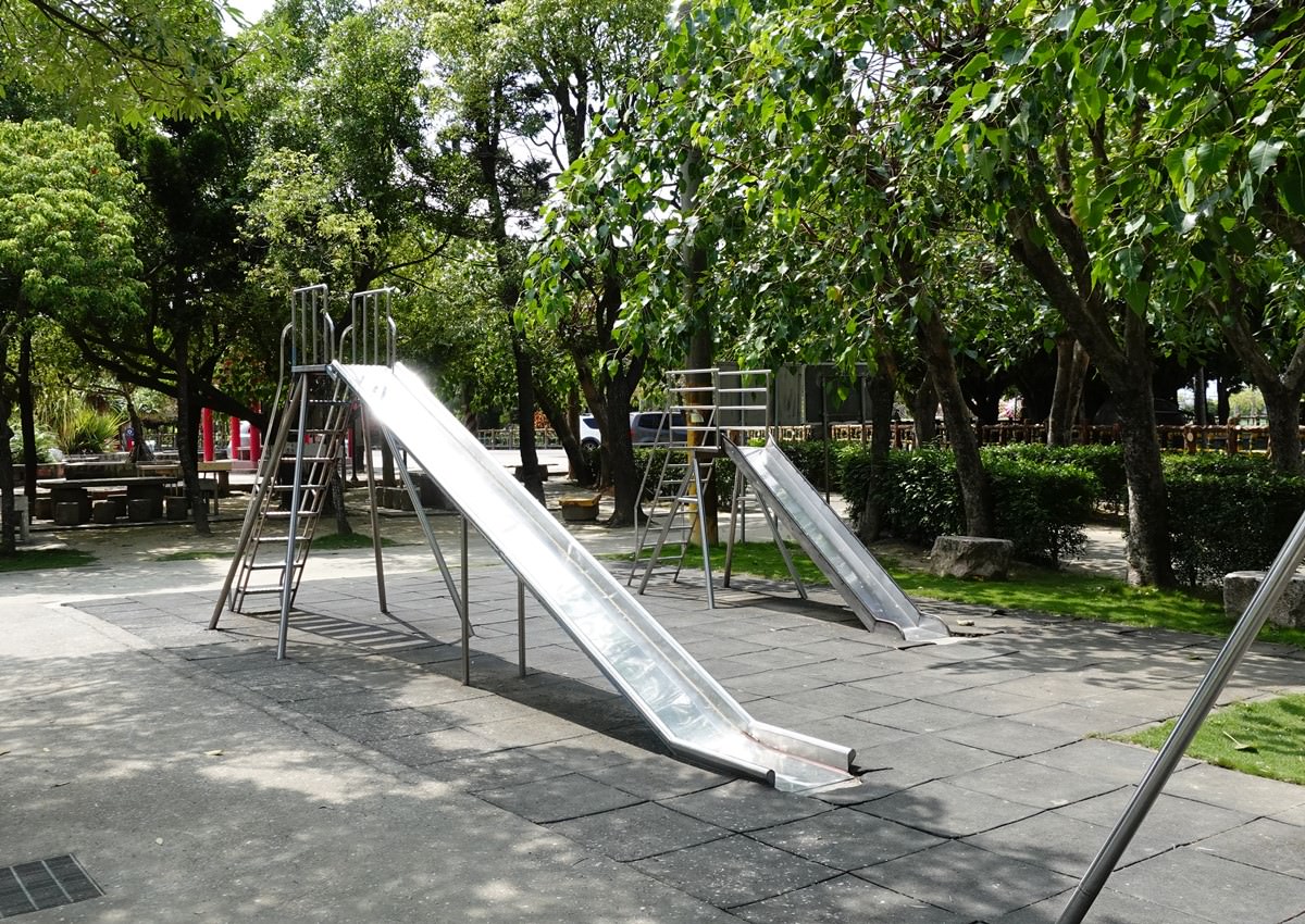 台南景點|佳福寺 40公尺滾輪溜滑梯超好玩 台南親子景點免費 - 第14張圖 台南景點|佳福寺 40公尺滾輪溜滑梯超好玩 台南親子景點免費