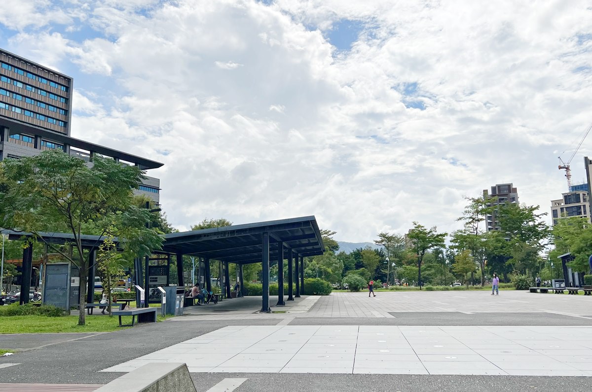新北土城親子公園|斬龍山遺址文化公園 磨石子溜滑梯/沙坑池好好玩! - 第20張圖 新北土城親子公園|斬龍山遺址文化公園 磨石子溜滑梯/沙坑池好好玩!