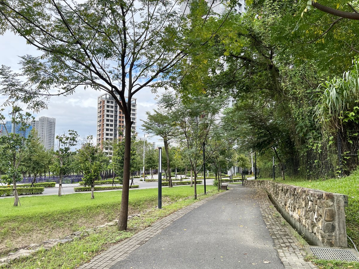 新北土城親子公園|斬龍山遺址文化公園 磨石子溜滑梯/沙坑池好好玩! - 第22張圖 新北土城親子公園|斬龍山遺址文化公園 磨石子溜滑梯/沙坑池好好玩!