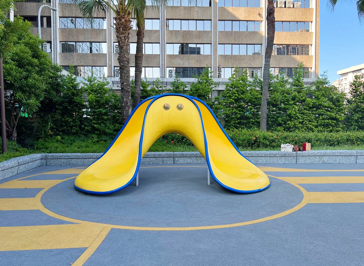台北|金山公園特色遊戲場 沙坑/攀爬網/盪鞦韆,榕錦時光旁的小巧公園! - 第5張圖 台北|金山公園特色遊戲場 沙坑/攀爬網/盪鞦韆,榕錦時光旁的小巧公園!