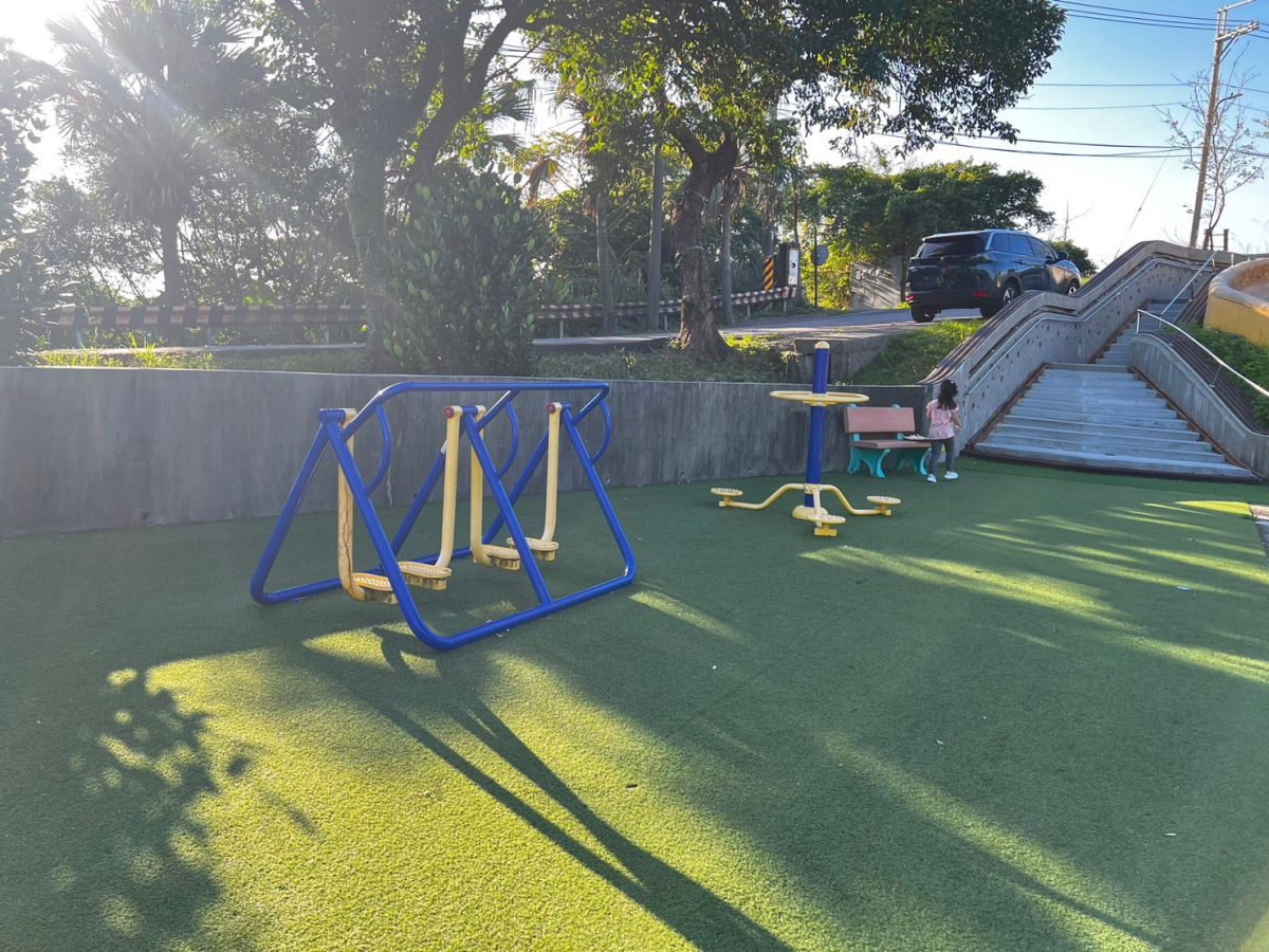 基隆特色公園|孝德公園 20公尺長溜滑梯 不用特地來,要來記得帶滑草板! - 第7張圖 基隆特色公園|孝德公園 20公尺長溜滑梯 不用特地來,要來記得帶滑草板!