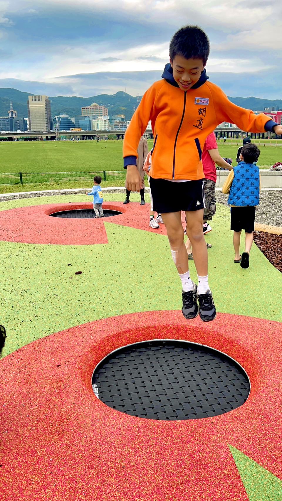 台北親子景點|蛙仔坑生態遊戲場(青蛙公園) 周末親子遊好去處 還可以騎腳踏車看飛機! - 第17張圖 台北親子景點|蛙仔坑生態遊戲場(青蛙公園) 周末親子遊好去處 還可以騎腳踏車看飛機!