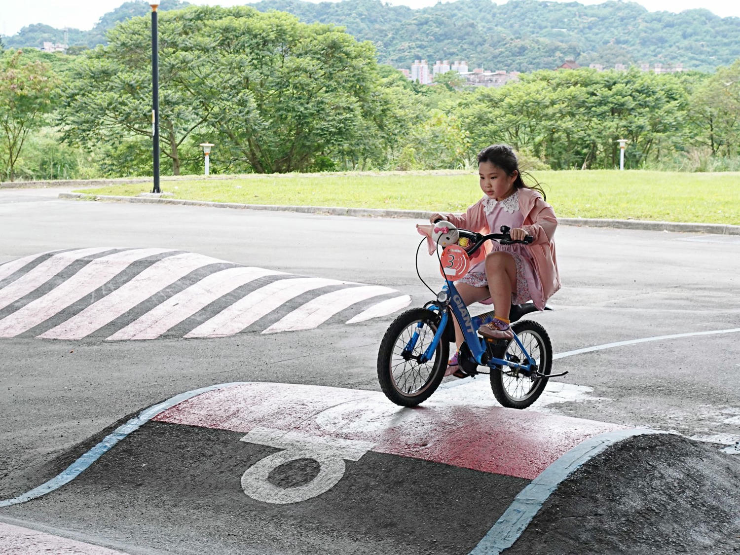 新北親子景點|新店小碧潭微樂山丘自行車躍動場 享受自行越野車的樂趣! - 第15張圖 新北親子景點|新店小碧潭微樂山丘自行車躍動場 享受自行越野車的樂趣!