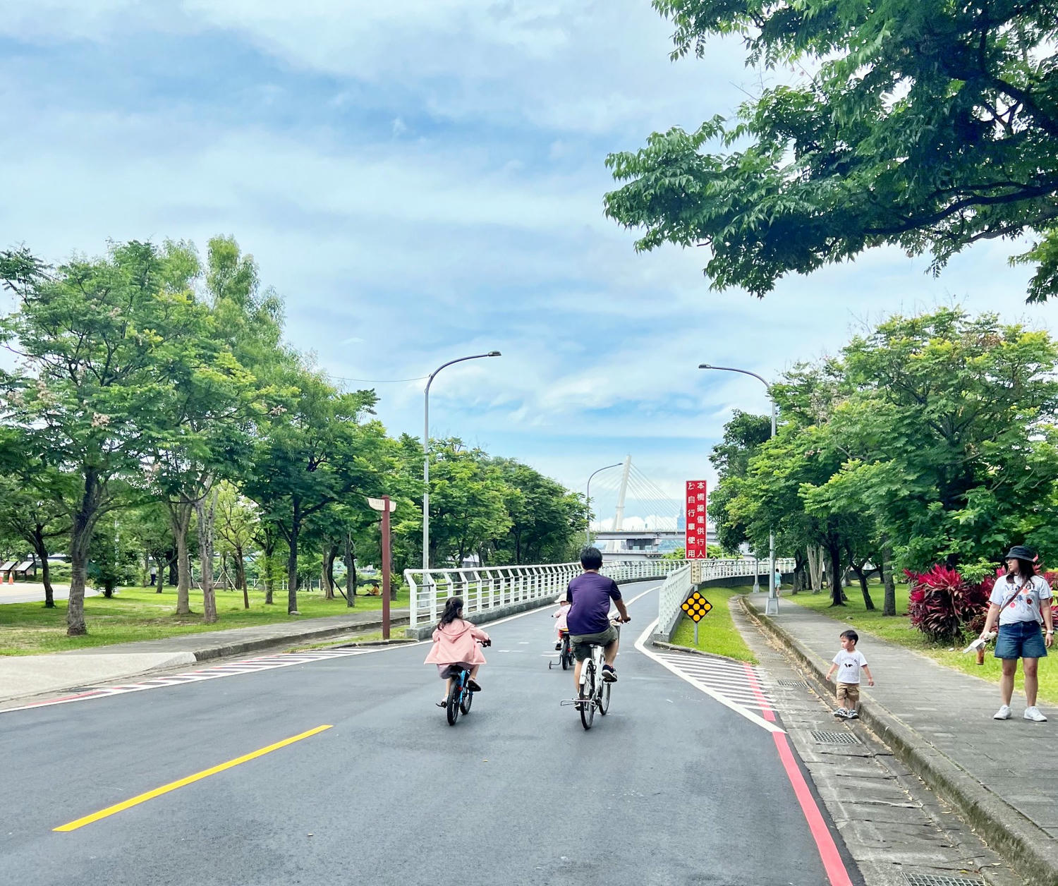 新北親子景點|新店小碧潭微樂山丘自行車躍動場 享受自行越野車的樂趣! - 第6張圖 新北親子景點|新店小碧潭微樂山丘自行車躍動場 享受自行越野車的樂趣!