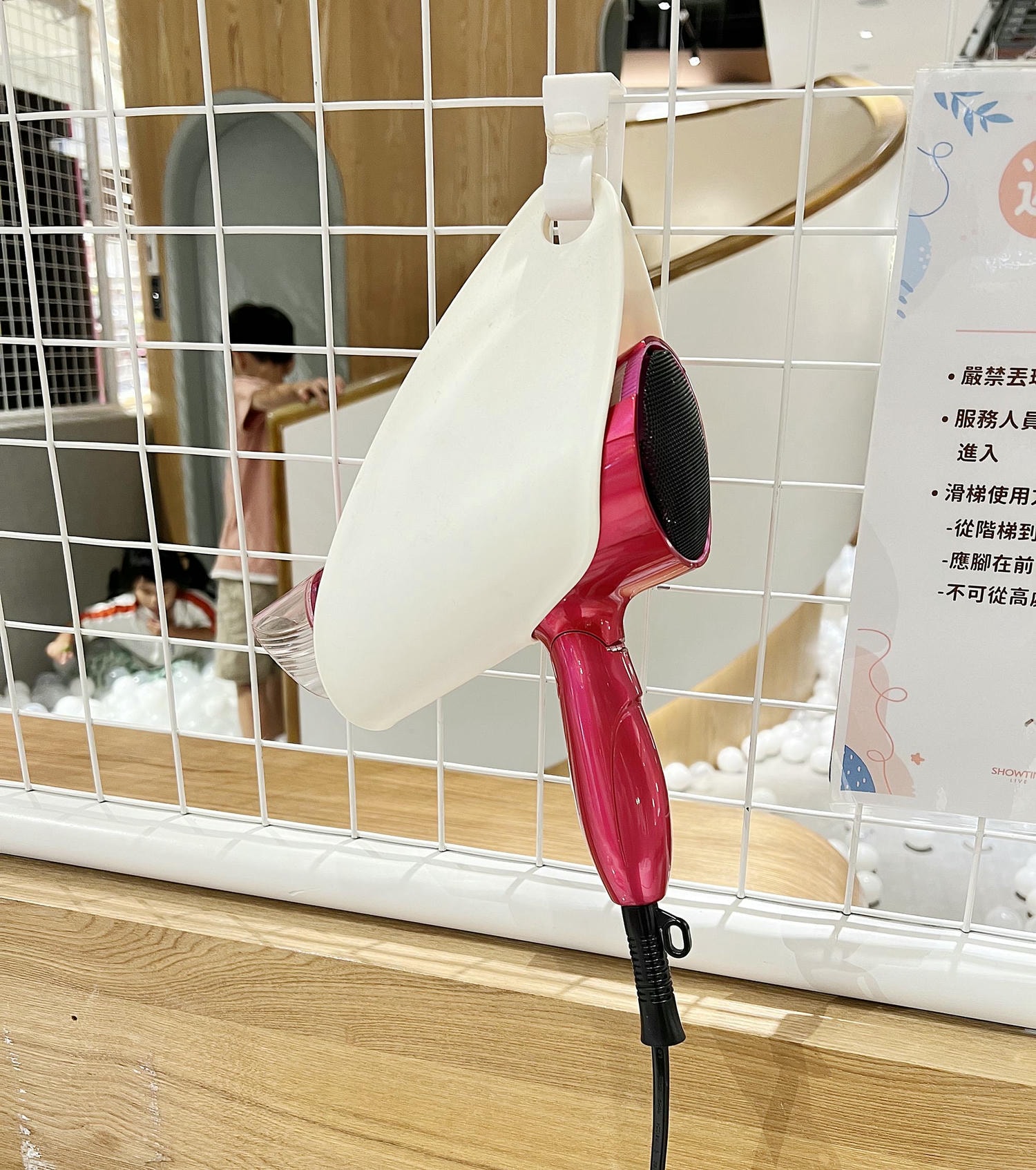 新北親子餐廳|童鍋秀泰樹林店 北歐風親子火鍋店!溜滑梯球池遊戲室 - 第13張圖 新北親子餐廳|童鍋秀泰樹林店 北歐風親子火鍋店!溜滑梯球池遊戲室