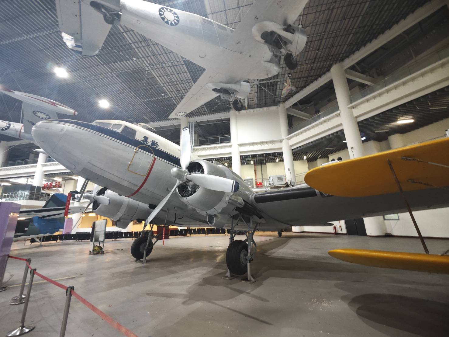 高雄岡山景點推薦|航空教育展示館 全亞洲唯一懸吊飛機的博物館,軍事迷、航空迷不能錯過! - 第44張圖 高雄岡山景點推薦|航空教育展示館 全亞洲唯一懸吊飛機的博物館,軍事迷、航空迷不能錯過!