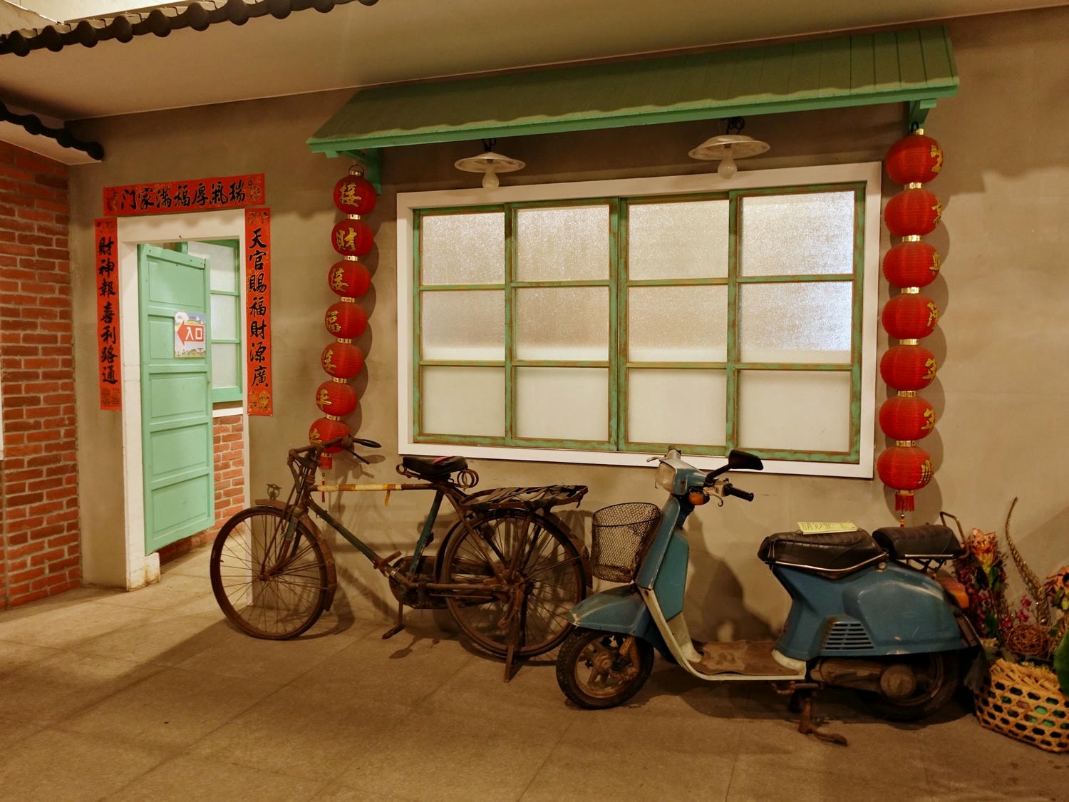 高雄岡山景點推薦|航空教育展示館 全亞洲唯一懸吊飛機的博物館,軍事迷、航空迷不能錯過! - 第6張圖 高雄岡山景點推薦|航空教育展示館 全亞洲唯一懸吊飛機的博物館,軍事迷、航空迷不能錯過!