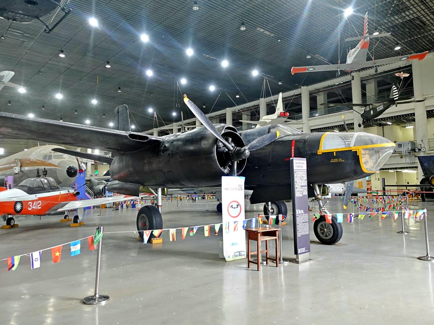 高雄岡山景點推薦|航空教育展示館 全亞洲唯一懸吊飛機的博物館,軍事迷、航空迷不能錯過! - 第30張圖 高雄岡山景點推薦|航空教育展示館 全亞洲唯一懸吊飛機的博物館,軍事迷、航空迷不能錯過!