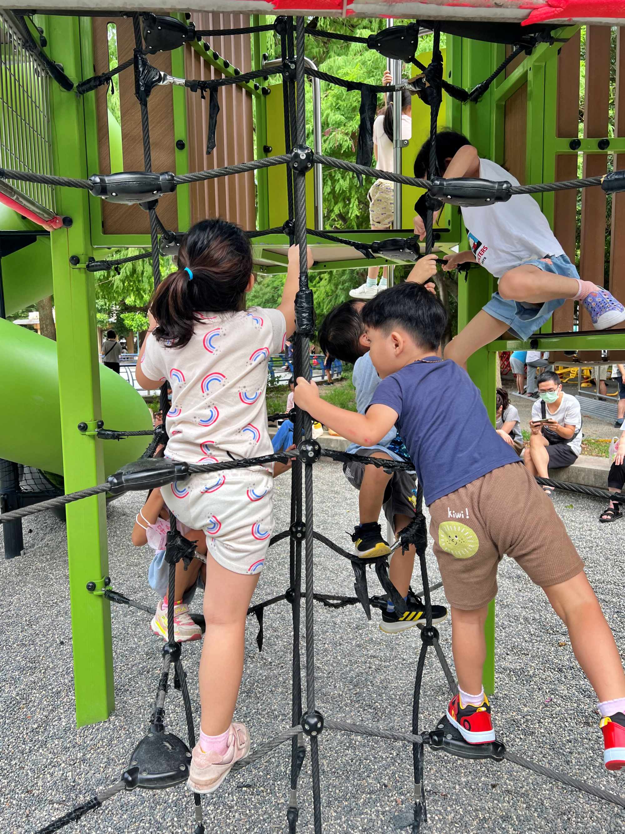 新北親子公園|中和八二三紀念公園(四號公園) 兩座共融公園讓你一次玩個夠! - 第5張圖 新北親子公園|中和八二三紀念公園(四號公園) 兩座共融公園讓你一次玩個夠!