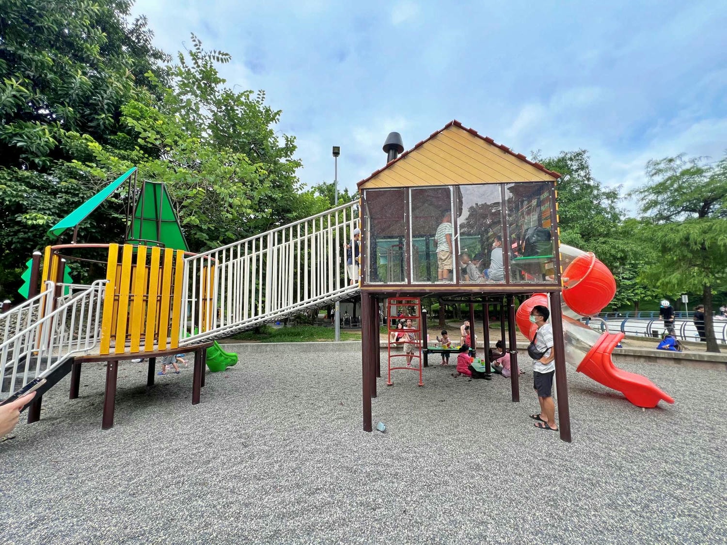 新北親子公園|中和八二三紀念公園(四號公園) 兩座共融公園讓你一次玩個夠! - 第7張圖 新北親子公園|中和八二三紀念公園(四號公園) 兩座共融公園讓你一次玩個夠!