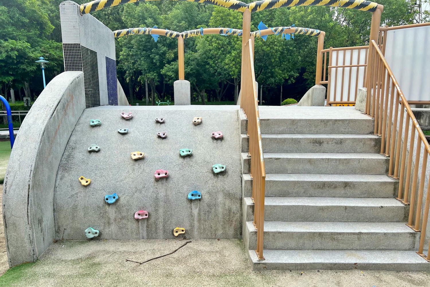 新北親子公園|中和八二三紀念公園(四號公園) 兩座共融公園讓你一次玩個夠! - 第14張圖 新北親子公園|中和八二三紀念公園(四號公園) 兩座共融公園讓你一次玩個夠!