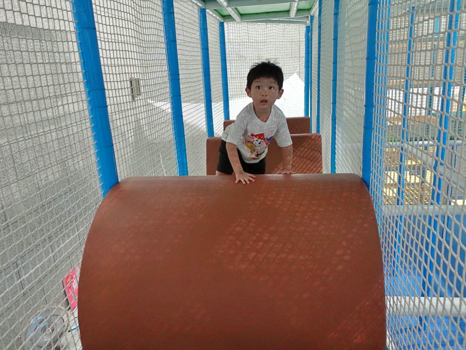 高雄|熱雪天堂探索樂園2.0 兒童滑雪樂園&三層樓高溜滑梯 - 第13張圖 高雄|熱雪天堂探索樂園2.0 兒童滑雪樂園&三層樓高溜滑梯