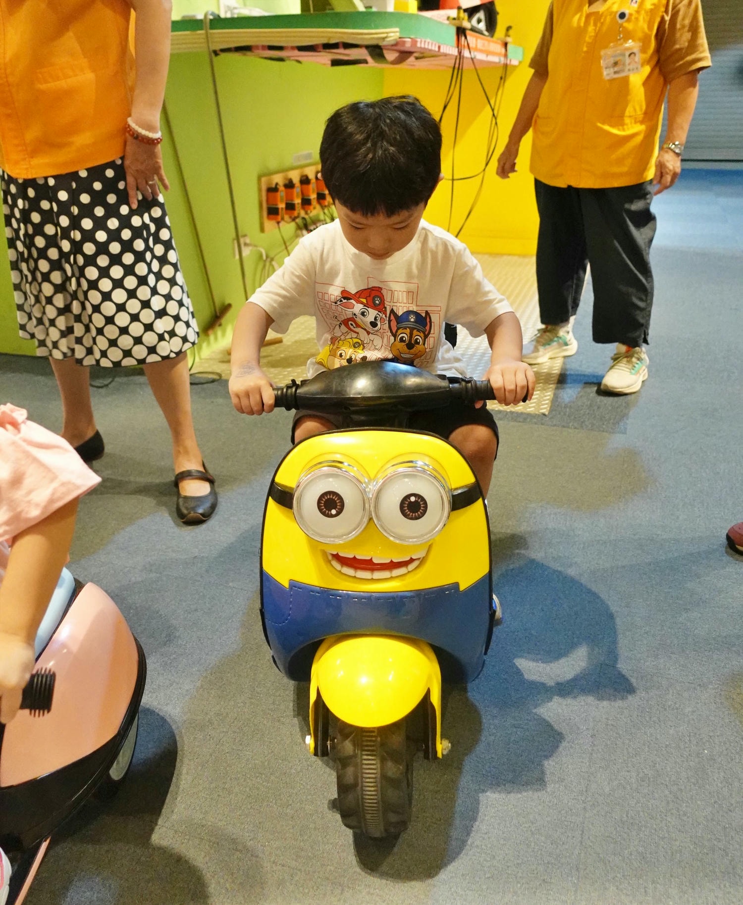 高雄科工館B1 FUN城市展示廳 兒童交通公園開車超好玩! - 第10張圖 高雄科工館B1 FUN城市展示廳 兒童交通公園開車超好玩!