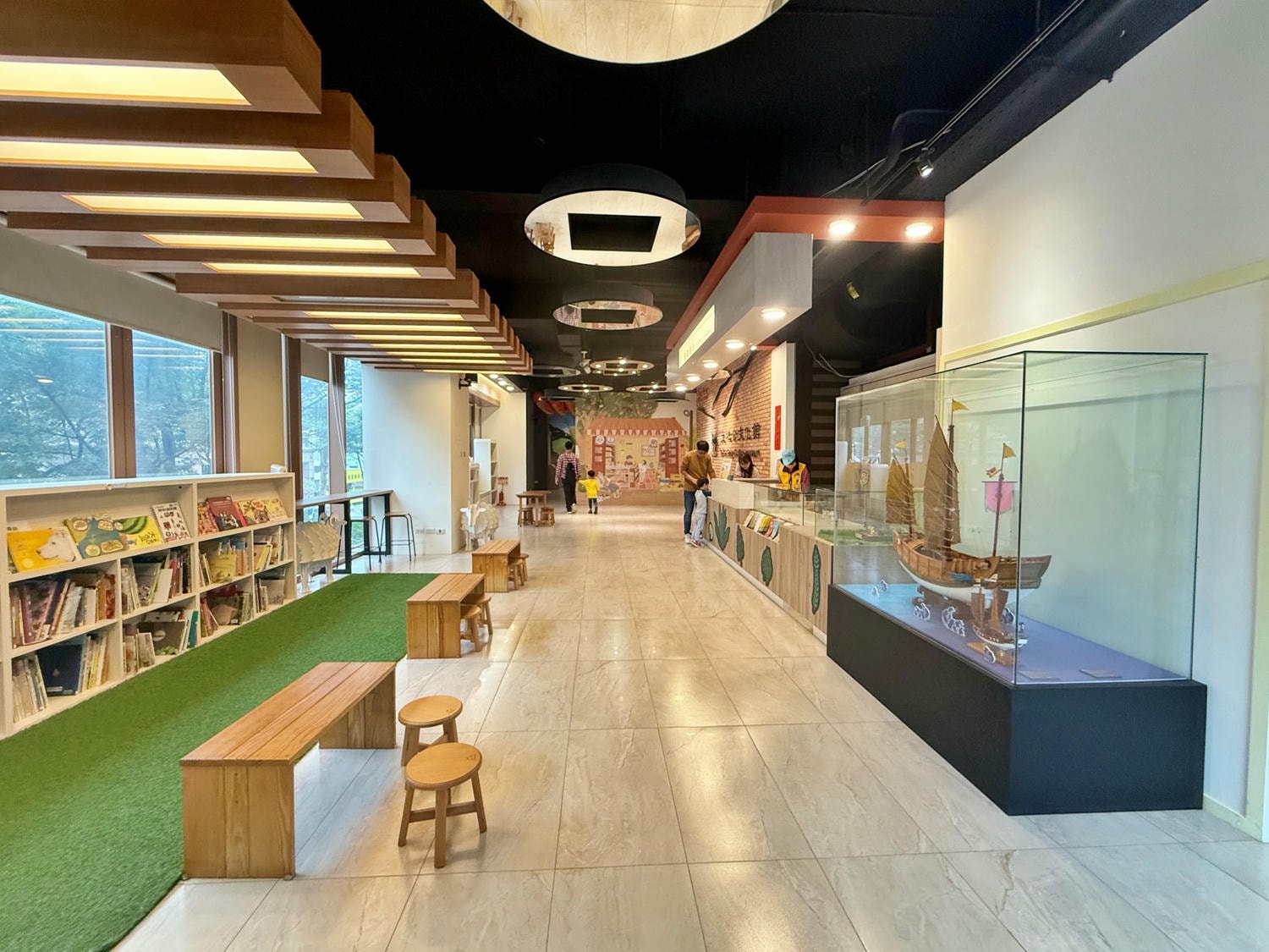 桃園景點|土地公文化館 歌仔戲服/布袋戲免費體驗好停車 - 第46張圖 桃園景點|土地公文化館 歌仔戲服/布袋戲免費體驗好停車