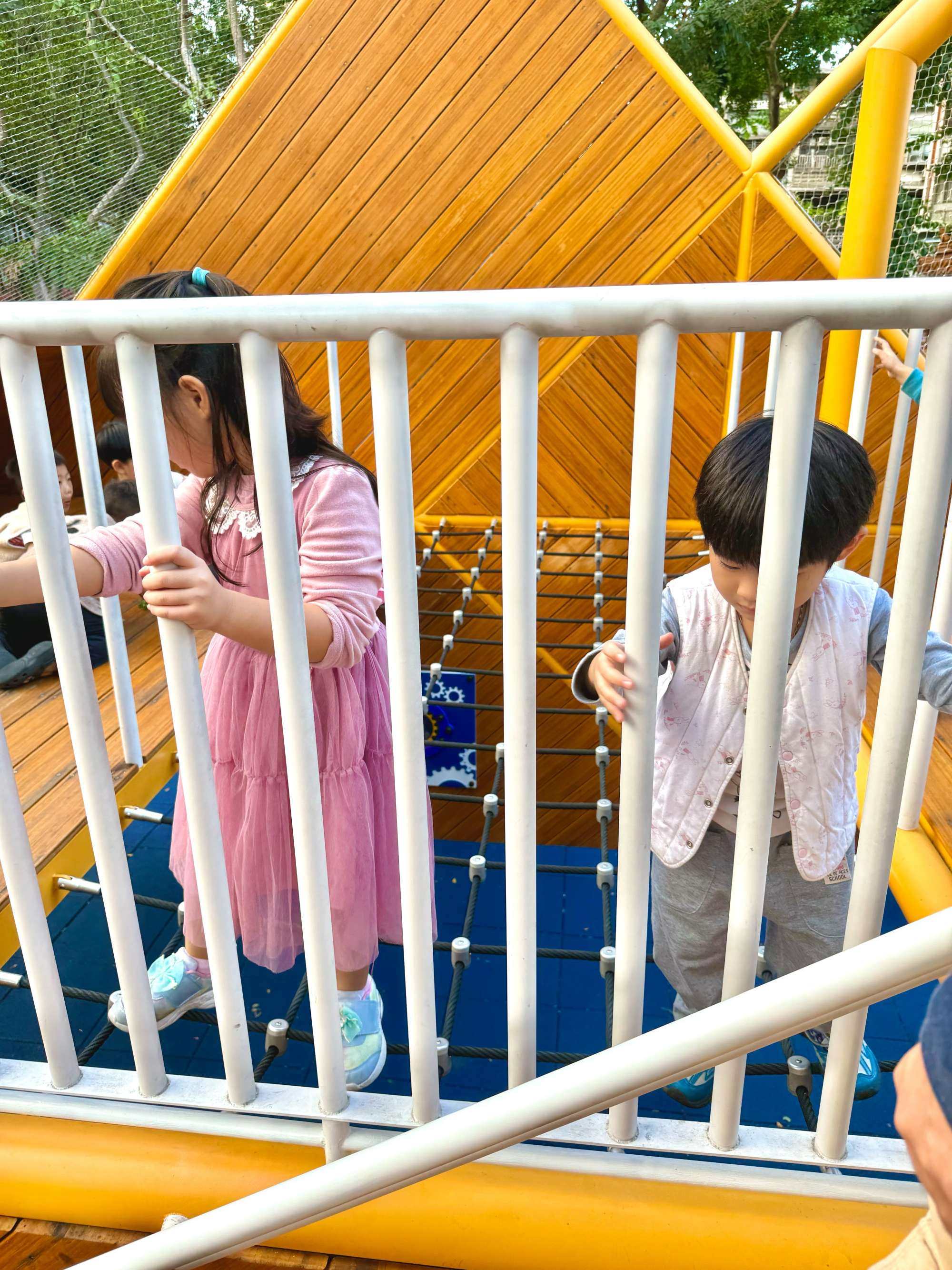 三重大永德公園|魔術方塊造型溜滑梯,還有魔術方塊可以玩喔! - 第13張圖 三重大永德公園|魔術方塊造型溜滑梯,還有魔術方塊可以玩喔!