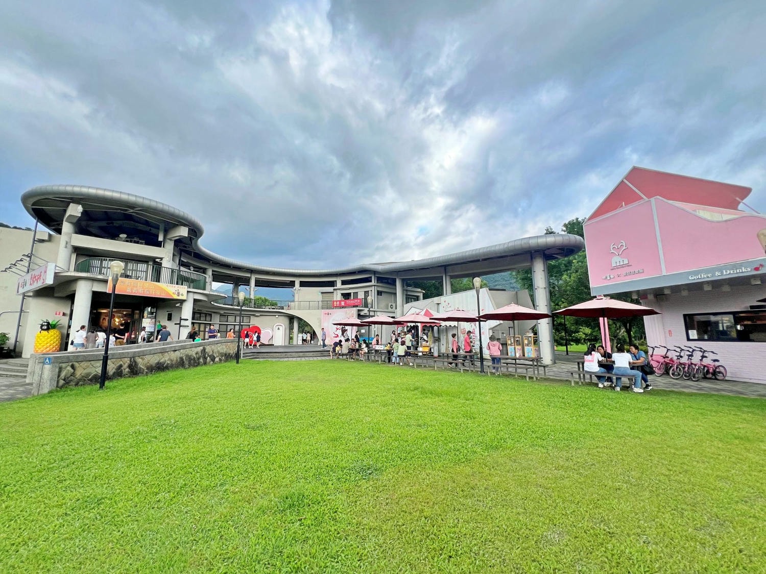 嘉義欣欣水泥森活園觀光工廠 銅板價門票/水泥方塊酥超好吃! - 第26張圖 嘉義欣欣水泥森活園觀光工廠 銅板價門票/水泥方塊酥超好吃!