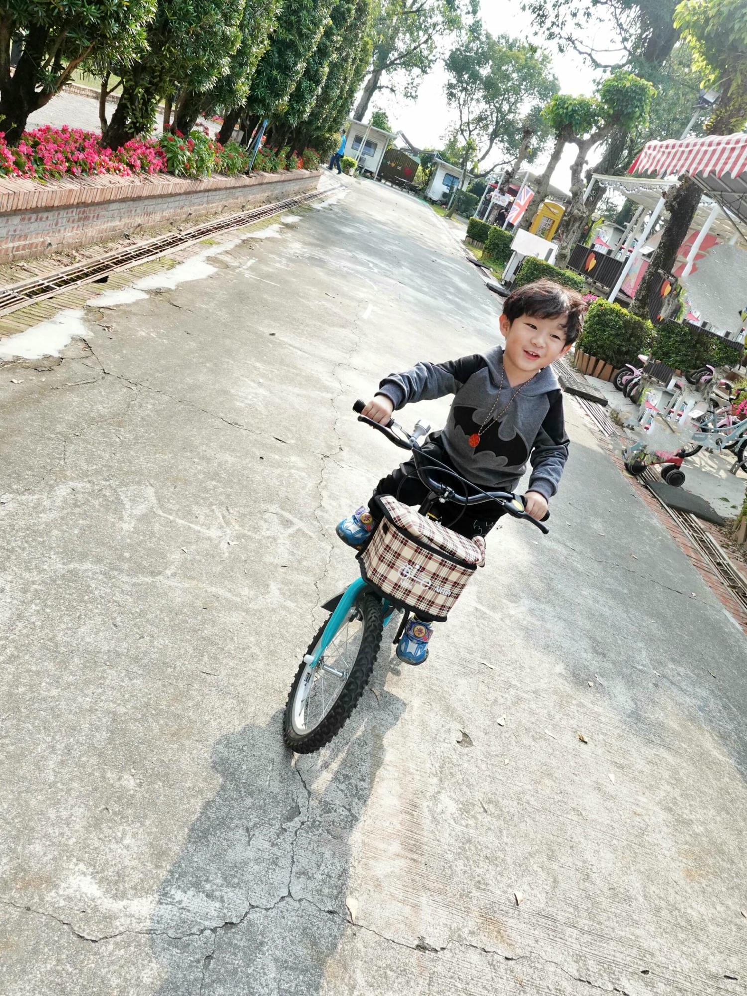嘉義親子露營車住宿-詩情花園渡假村,DIY披薩、魔術表演、煙火秀,一站式度假體驗! - 第39張圖 嘉義親子露營車住宿-詩情花園渡假村,DIY披薩、魔術表演、煙火秀,一站式度假體驗!