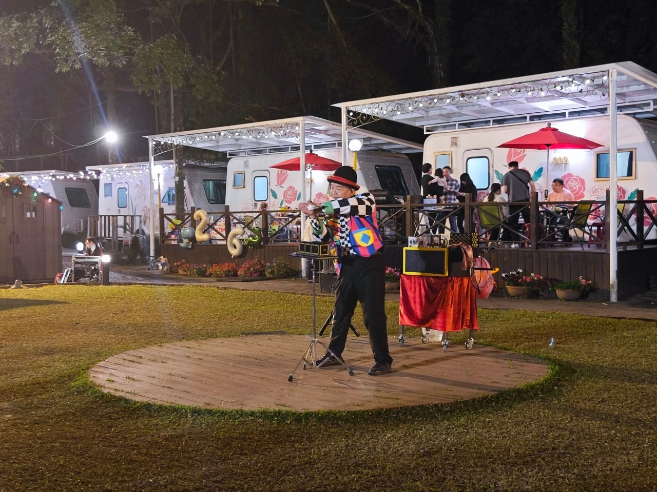 嘉義親子露營車住宿-詩情花園渡假村,DIY披薩、魔術表演、煙火秀,一站式度假體驗! - 第59張圖 嘉義親子露營車住宿-詩情花園渡假村,DIY披薩、魔術表演、煙火秀,一站式度假體驗!