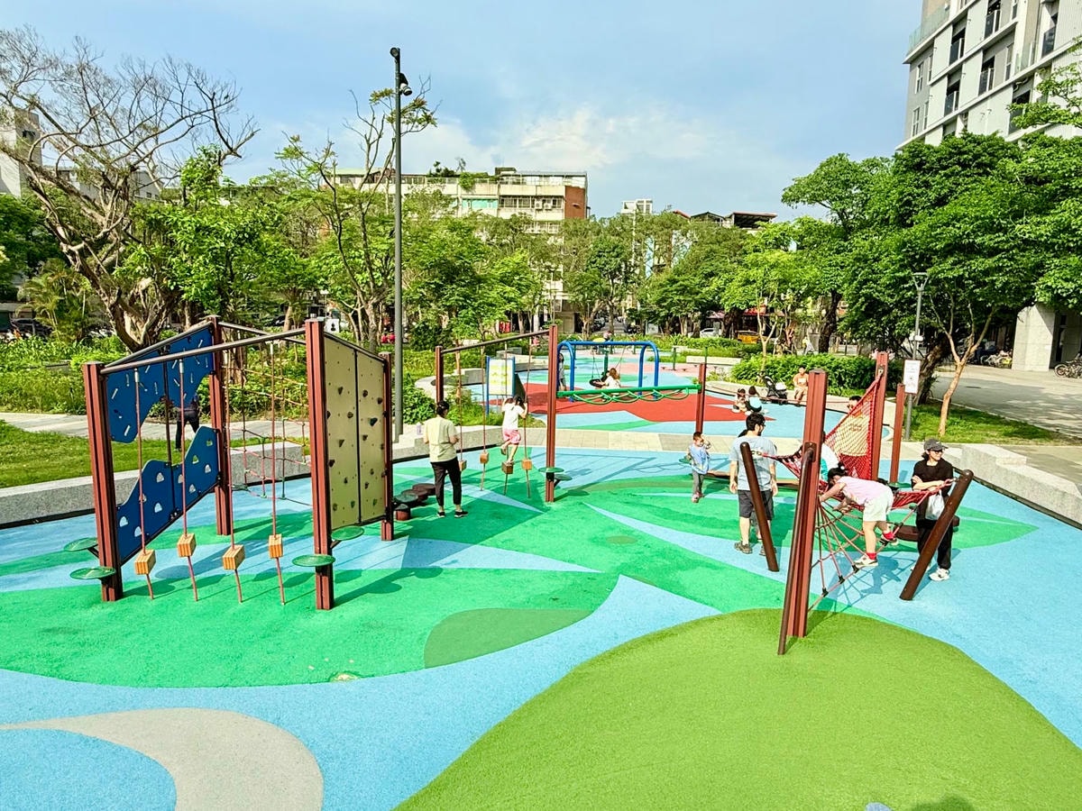 台北特色公園推薦|信義區廣慈公園:山丘溜滑梯、挑戰繩網、鳥巢鞦韆一次滿足 - 第14張圖 台北特色公園推薦|信義區廣慈公園:山丘溜滑梯、挑戰繩網、鳥巢鞦韆一次滿足