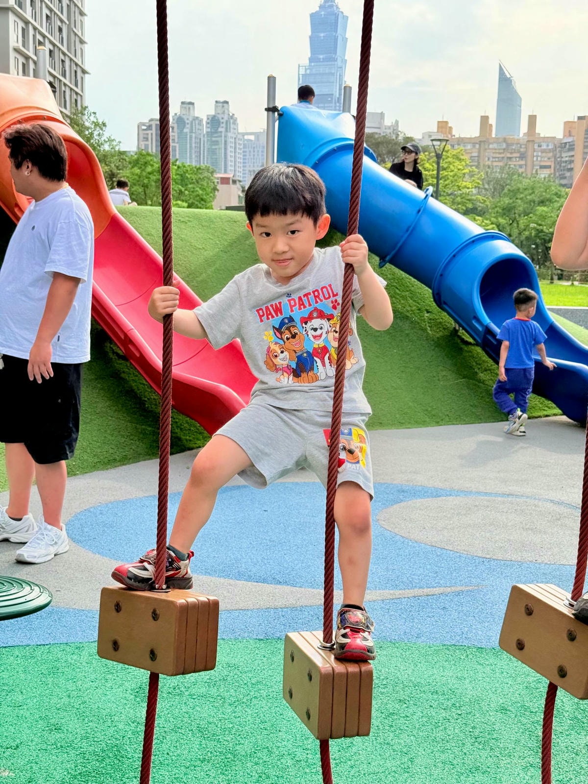 台北特色公園推薦|信義區廣慈公園:山丘溜滑梯、挑戰繩網、鳥巢鞦韆一次滿足 - 第18張圖 台北特色公園推薦|信義區廣慈公園:山丘溜滑梯、挑戰繩網、鳥巢鞦韆一次滿足