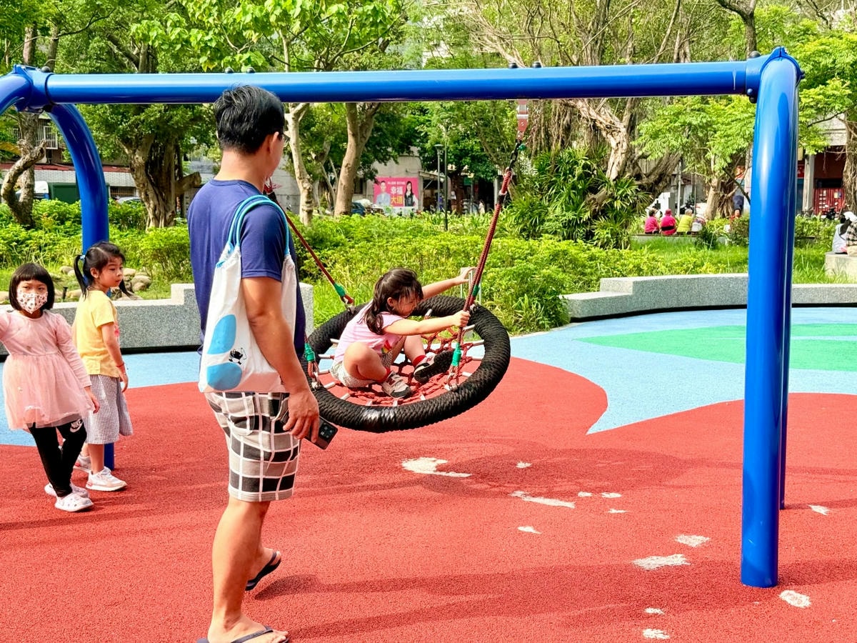 台北特色公園推薦|信義區廣慈公園:山丘溜滑梯、挑戰繩網、鳥巢鞦韆一次滿足 - 第21張圖 台北特色公園推薦|信義區廣慈公園:山丘溜滑梯、挑戰繩網、鳥巢鞦韆一次滿足