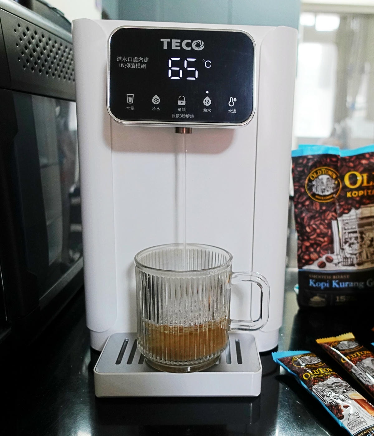 家用飲水機推薦|TECO東元4L冰溫熱瞬熱飲水機(YD4011CB) 一台搞定冰溫熱,喝水就是要快! - 第21張圖 家用飲水機推薦|TECO東元4L冰溫熱瞬熱飲水機(YD4011CB) 一台搞定冰溫熱,喝水就是要快!