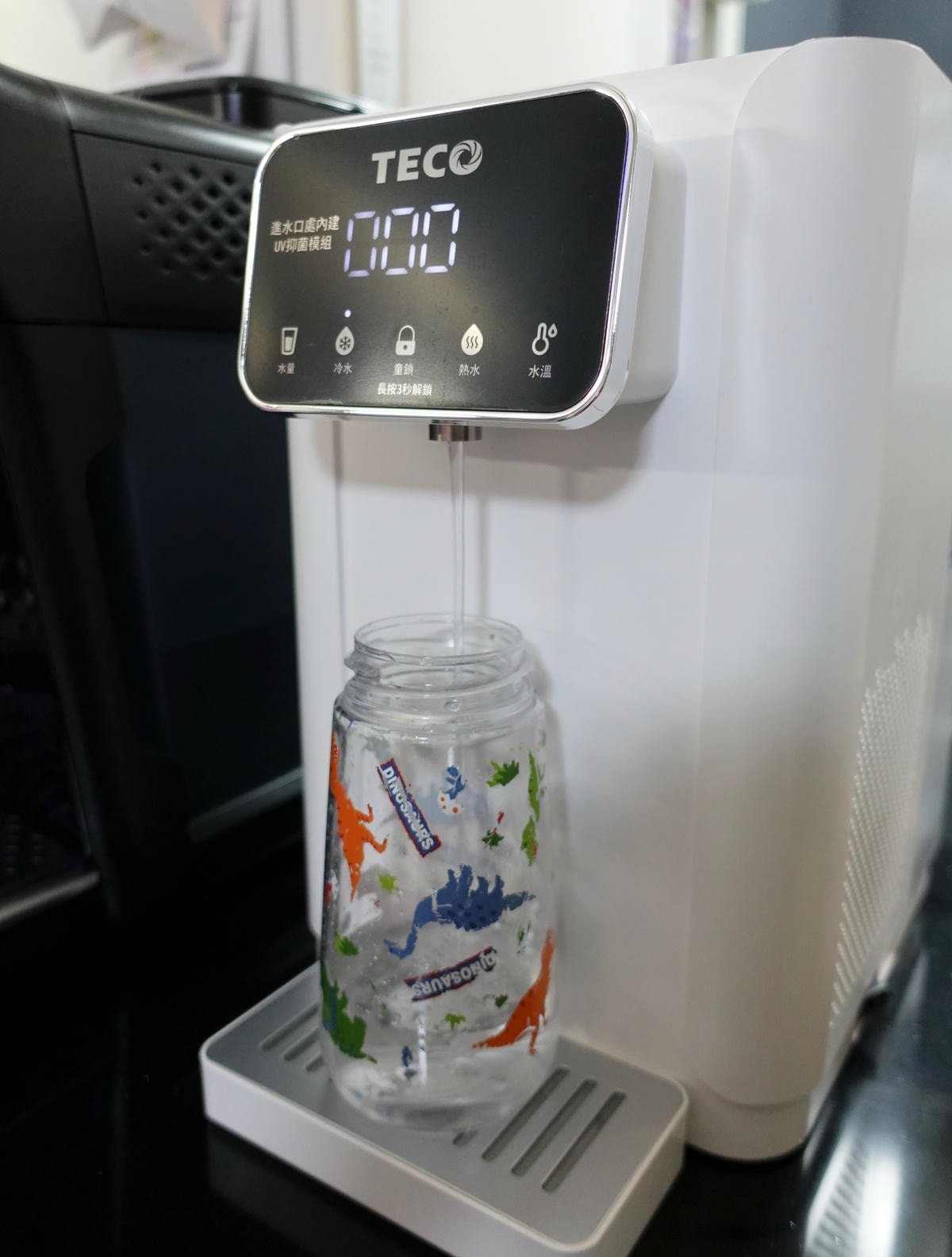 家用飲水機推薦|TECO東元4L冰溫熱瞬熱飲水機(YD4011CB) 一台搞定冰溫熱,喝水就是要快! - 第15張圖 家用飲水機推薦|TECO東元4L冰溫熱瞬熱飲水機(YD4011CB) 一台搞定冰溫熱,喝水就是要快!