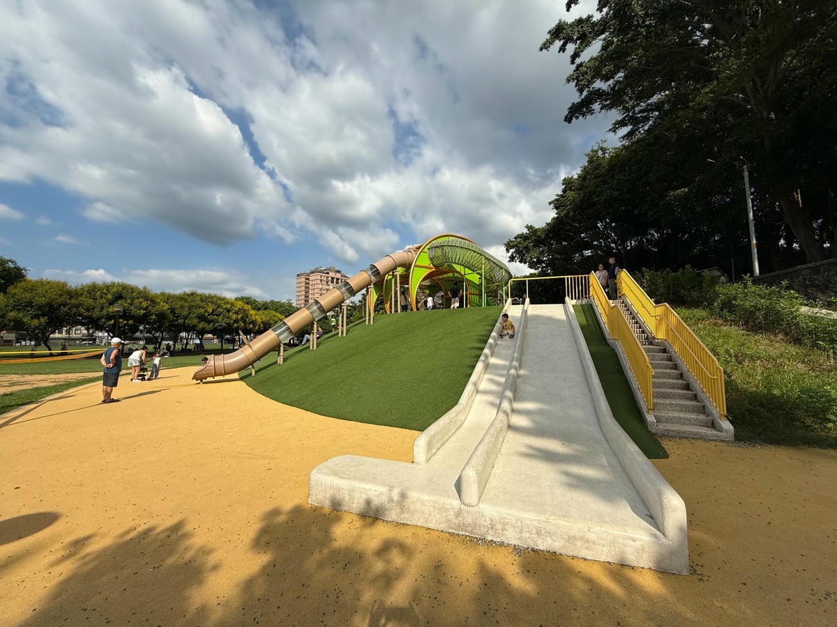 桃園親子景點|陽明運動公園 溜滑梯戲水區小孩超愛! - 第16張圖 桃園親子景點|陽明運動公園 溜滑梯戲水區小孩超愛!