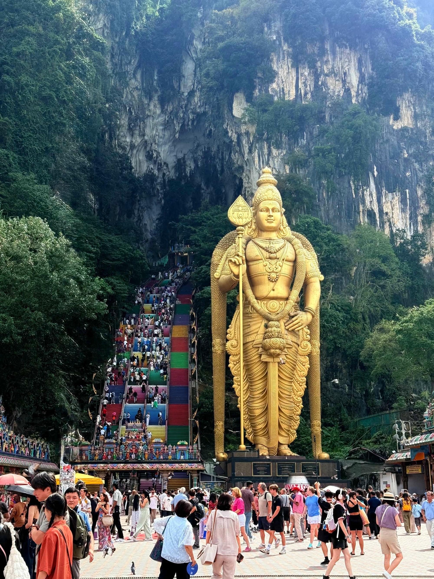 黑風洞 Batu Caves|272階彩虹階梯+交通攻略 馬來西亞吉隆坡必去景點 - 第5張圖 黑風洞 Batu Caves|272階彩虹階梯+交通攻略 馬來西亞吉隆坡必去景點