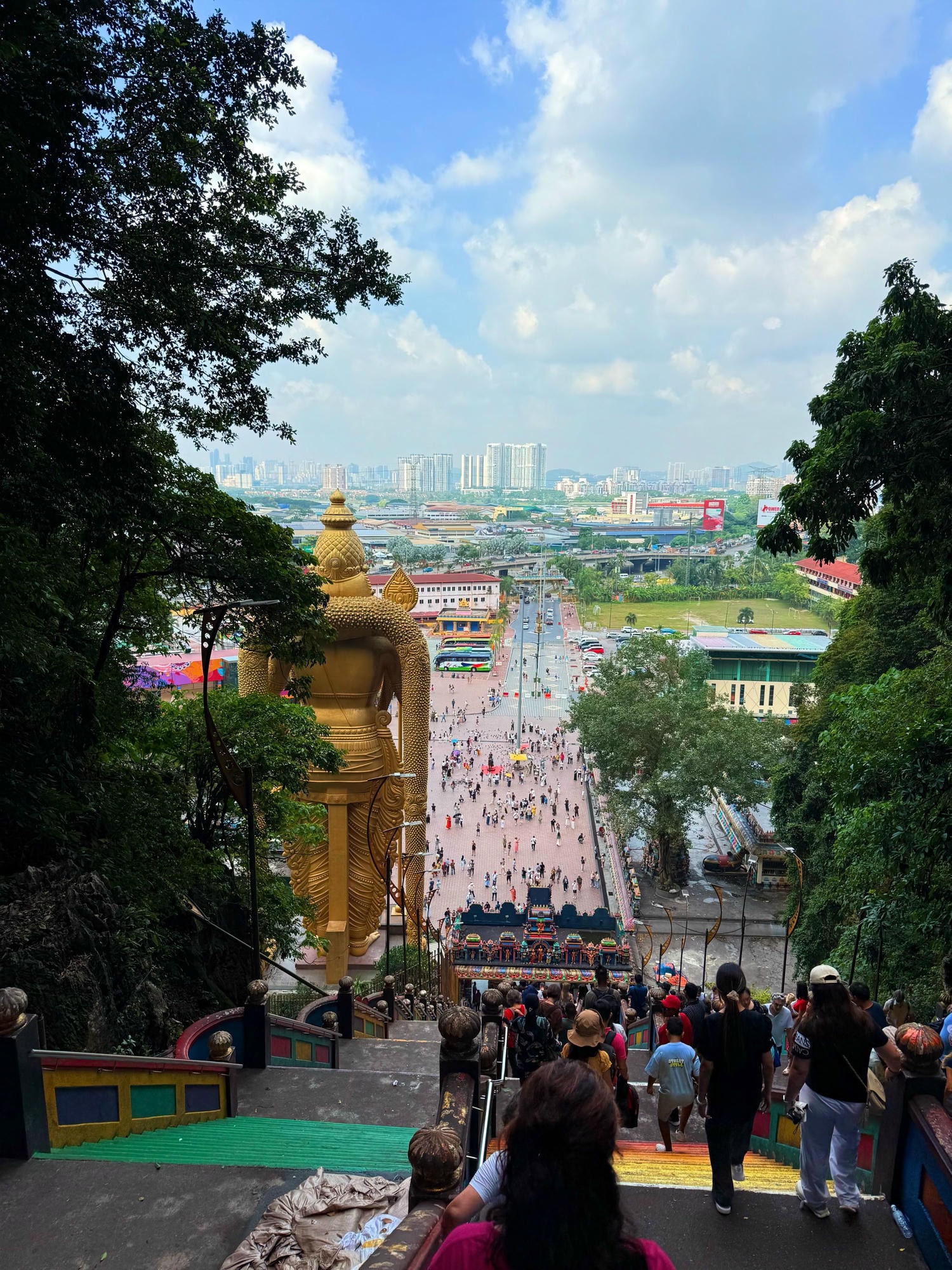 黑風洞 Batu Caves|272階彩虹階梯+交通攻略 馬來西亞吉隆坡必去景點 - 第11張圖 黑風洞 Batu Caves|272階彩虹階梯+交通攻略 馬來西亞吉隆坡必去景點